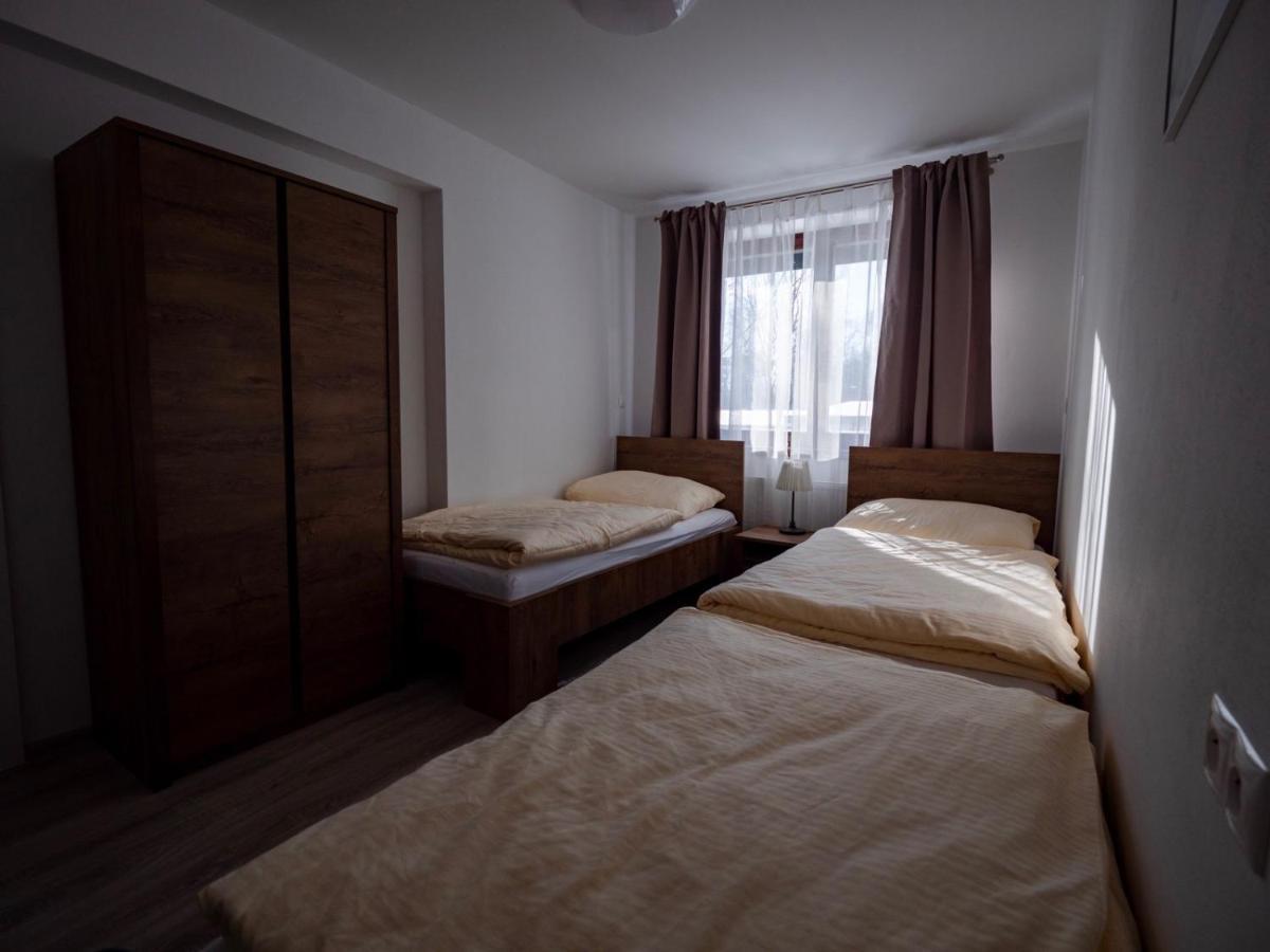 Apartament Lopi *