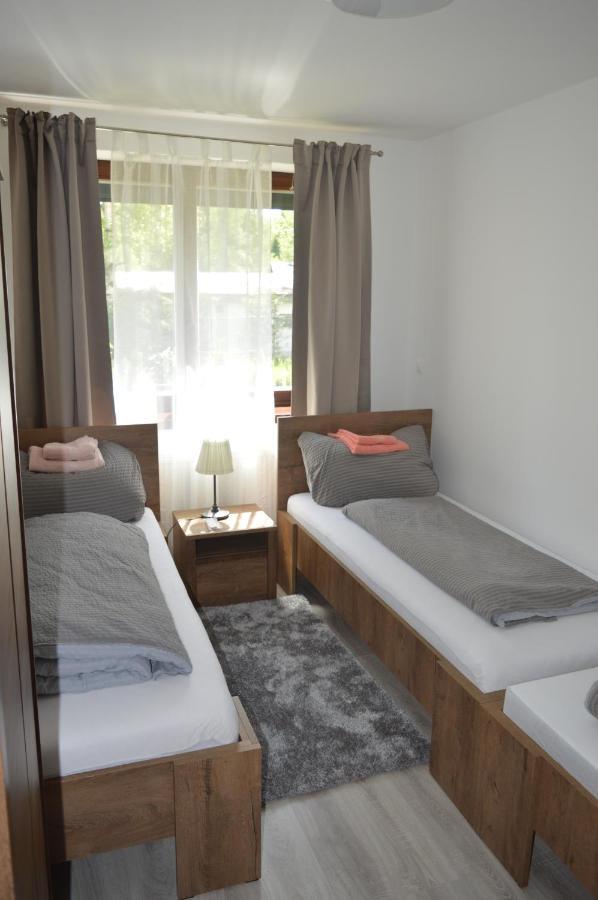 Apartament Lopi *