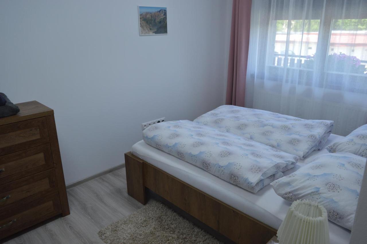 Lopi Apartament *